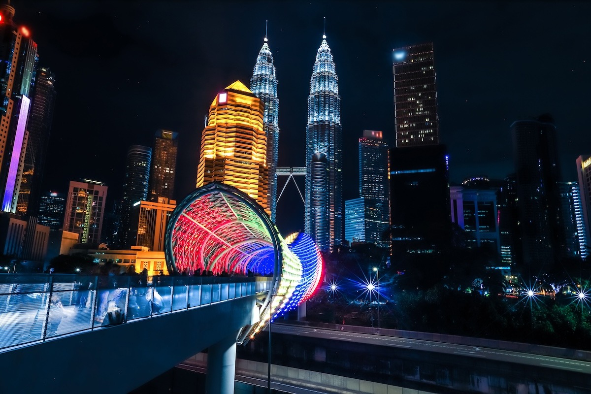 The,Beautiful,Pintasan,Saloma,Bridge,Or,Spans,Including,Commercial,Buildings